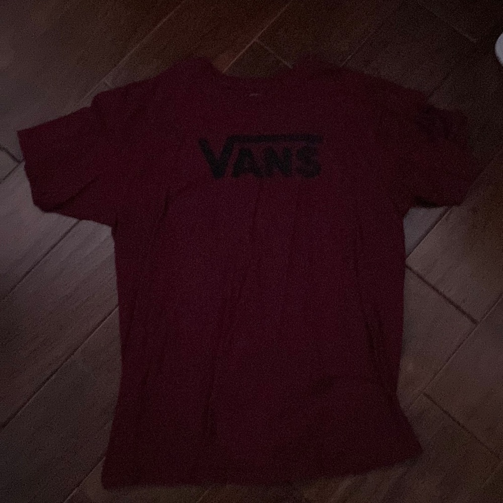 burgundy vans tee